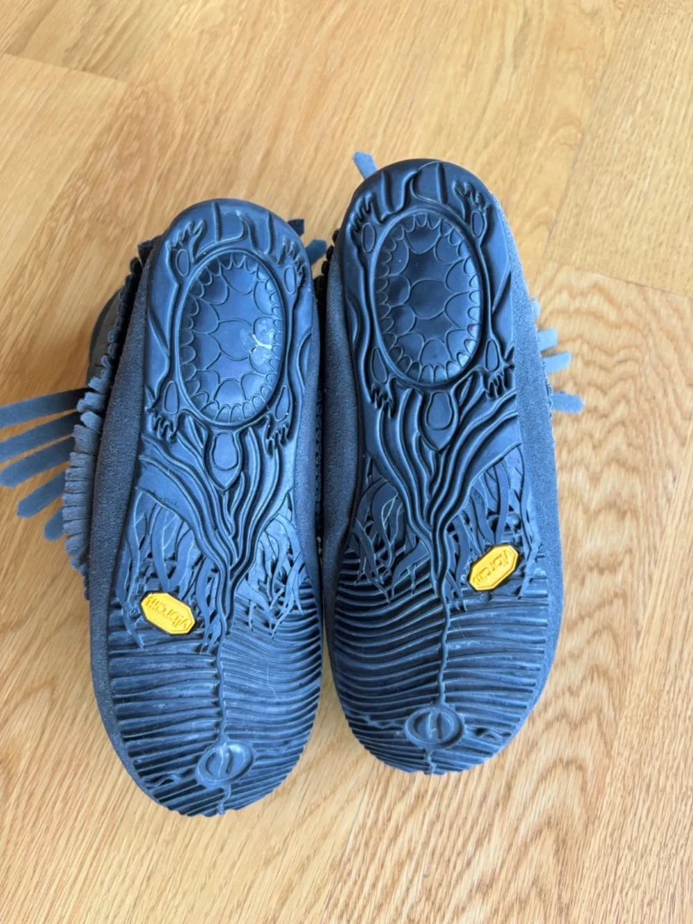 Manitobah Mukluks grey suede